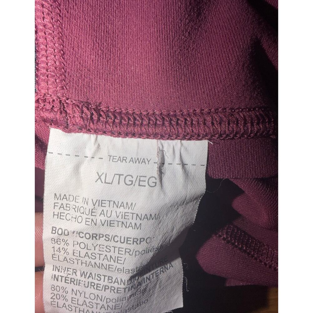Under armour women’s maroon athletic leggings - Picture 15 of 16